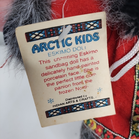 Collectible Arctic Kids Eskimo doll 7" tall - Picture 2 of 6